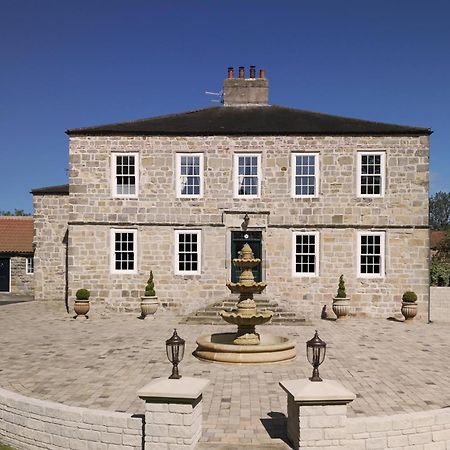 Killerby Old Hall With Hot Tub And Swimming Pool Scarborough Exterior foto